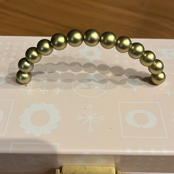 Little girl jewelry box. FAO Schwarz pink accessory jewelry box - Picture 3 of 6